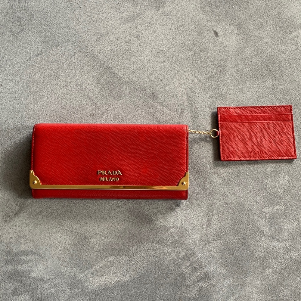 EUC PRADA Saffiano Red Continental & Gold Hardware Wallet Vintage Authentic 💋